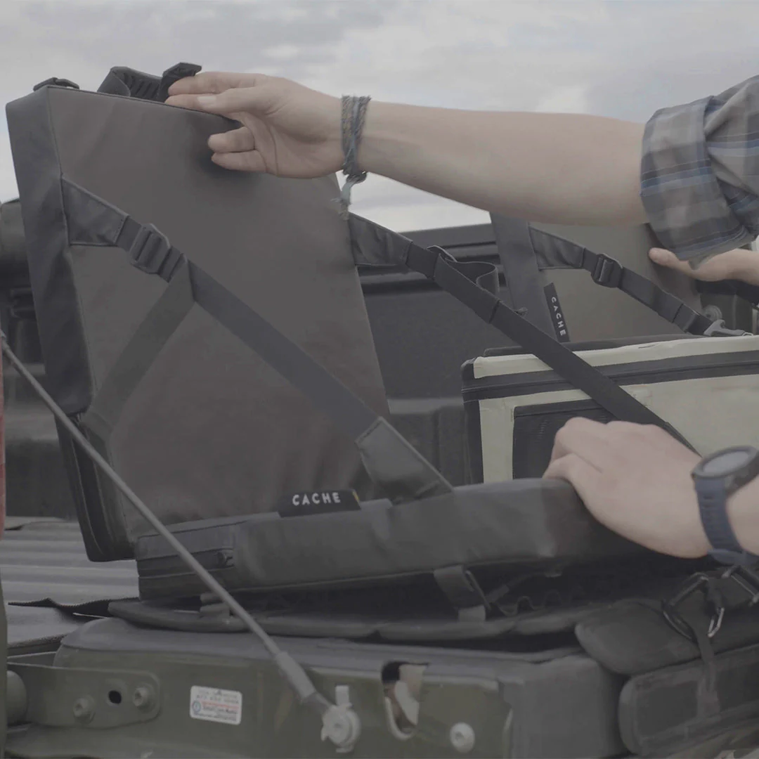 CACHE The Lounger Chair - Image 11