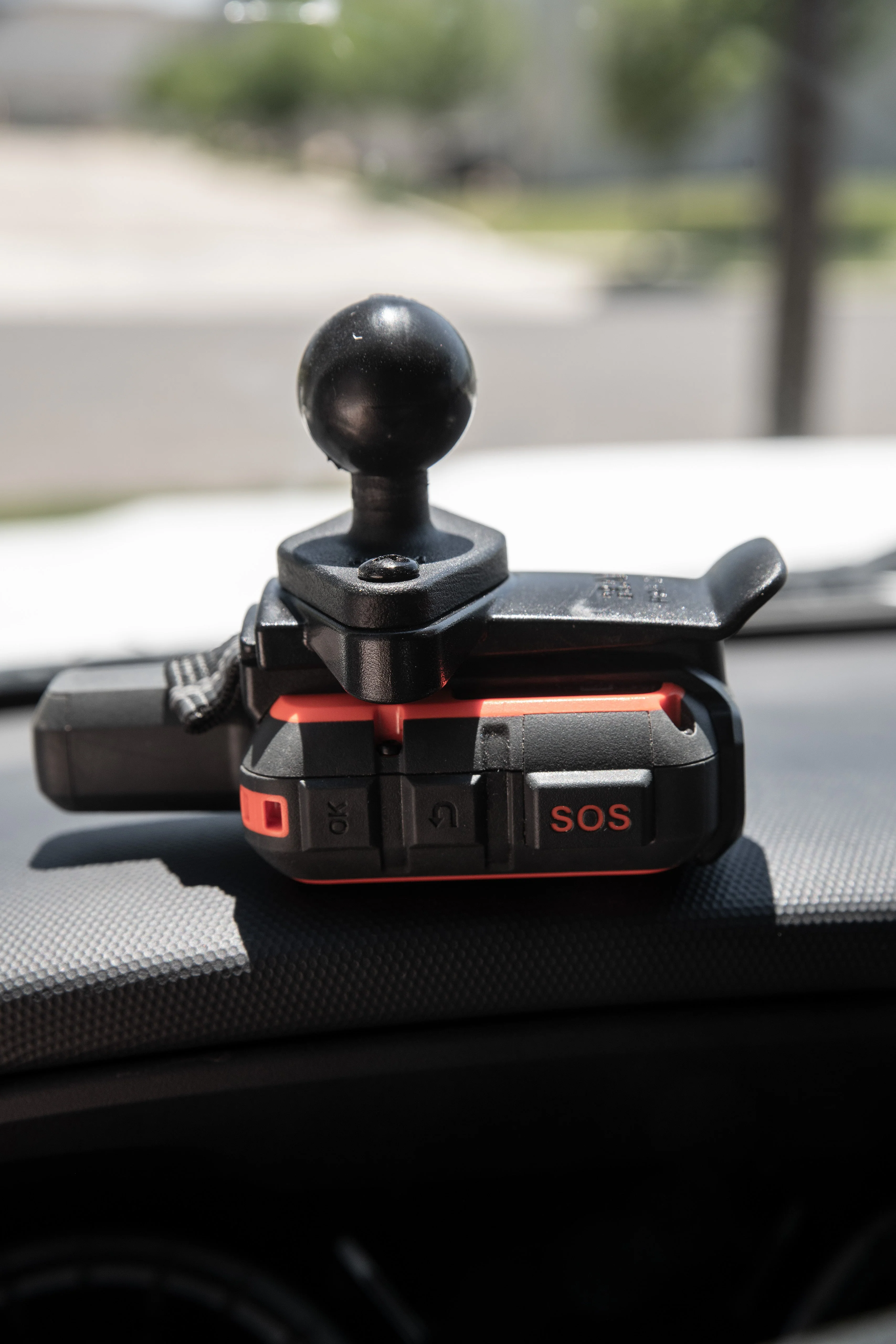 RAM Mounts Spine Clip Holder with Ball For Garmin Handheld Devices - Image 14