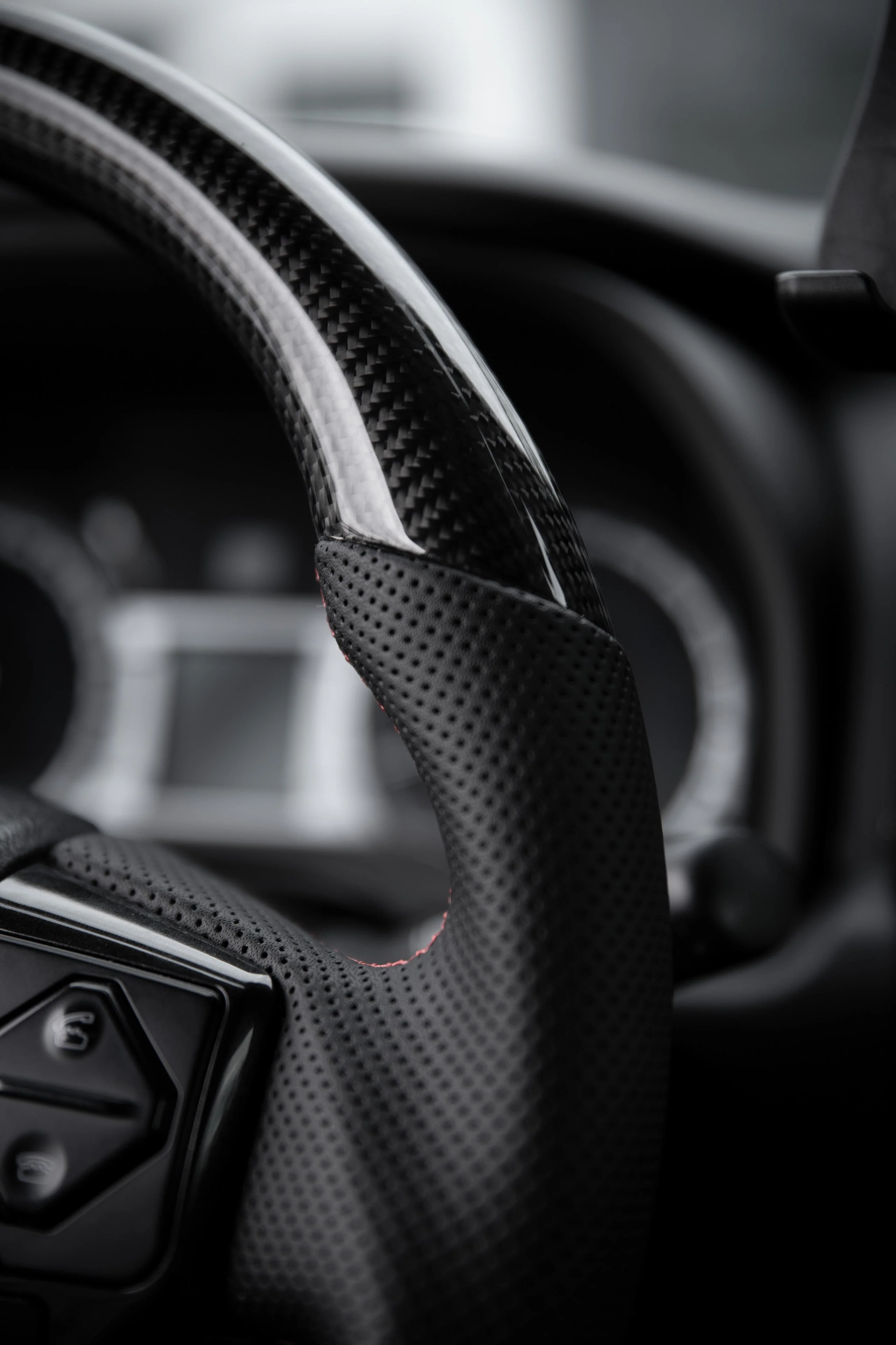 Carbon Fiber Steering Wheel For Tundra (2007-2021) - Image 2