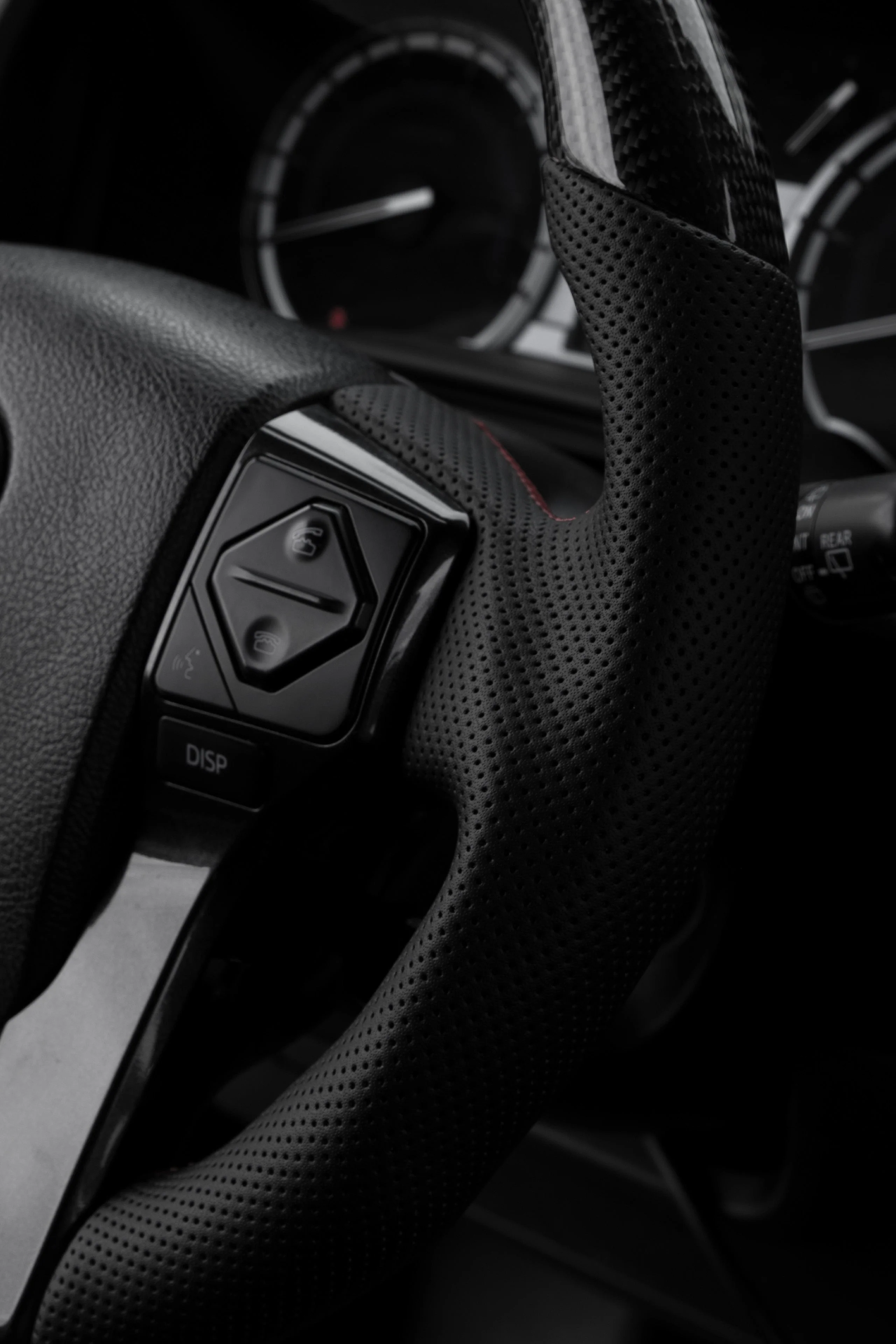 Carbon Fiber Steering Wheel For Tundra (2007-2021) - Image 7