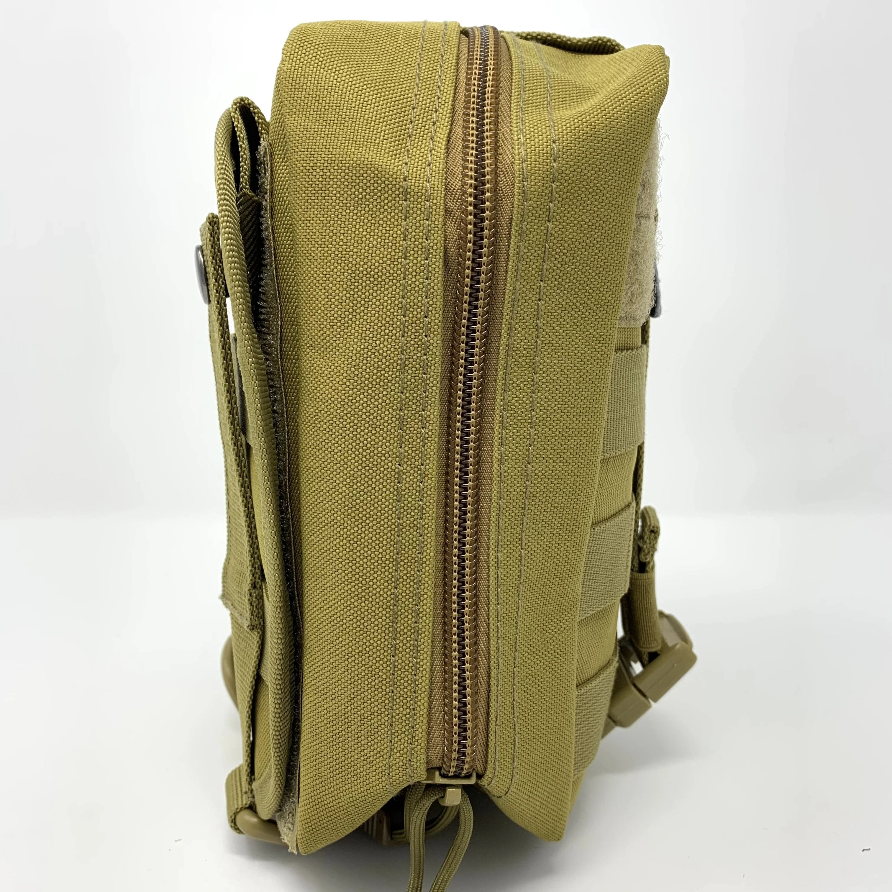 Tundra Lifestyle Headrest Bag - Image 27