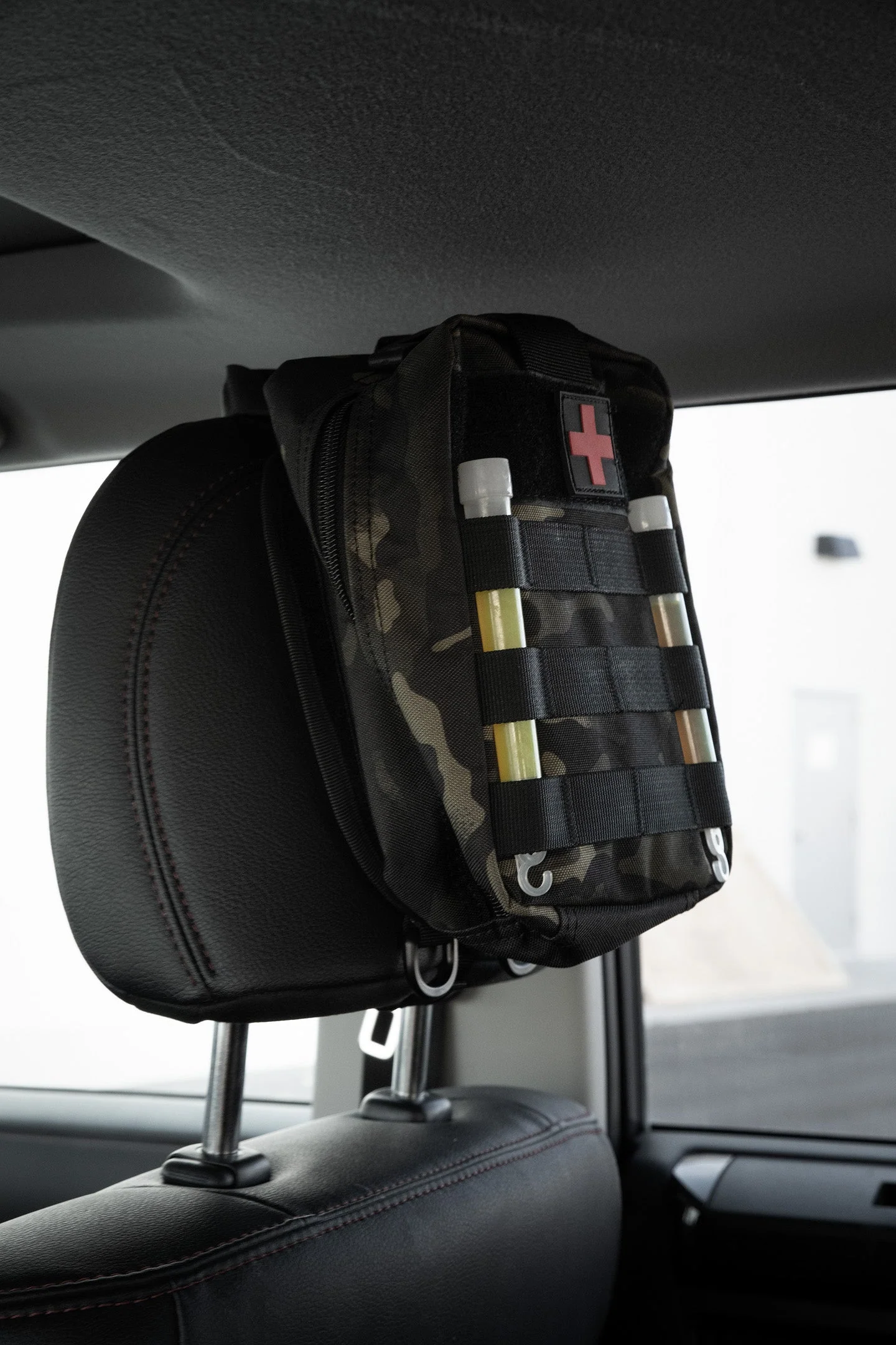 Tundra Lifestyle Headrest Bag - Image 30
