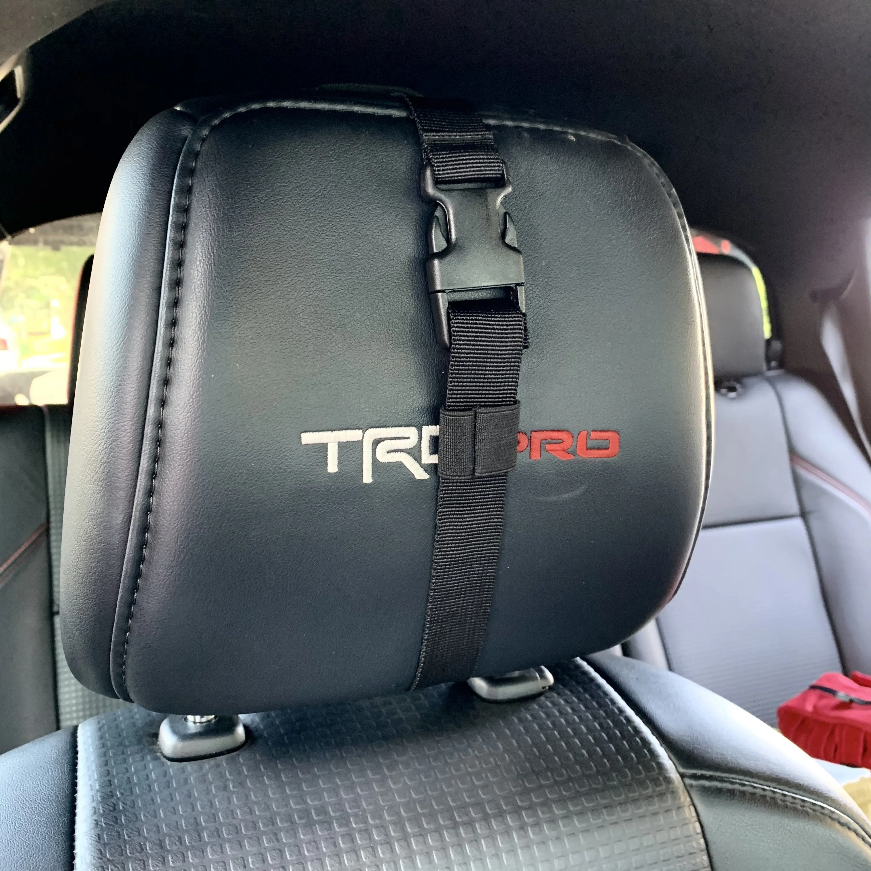 Tundra Lifestyle Headrest Bag - Image 9
