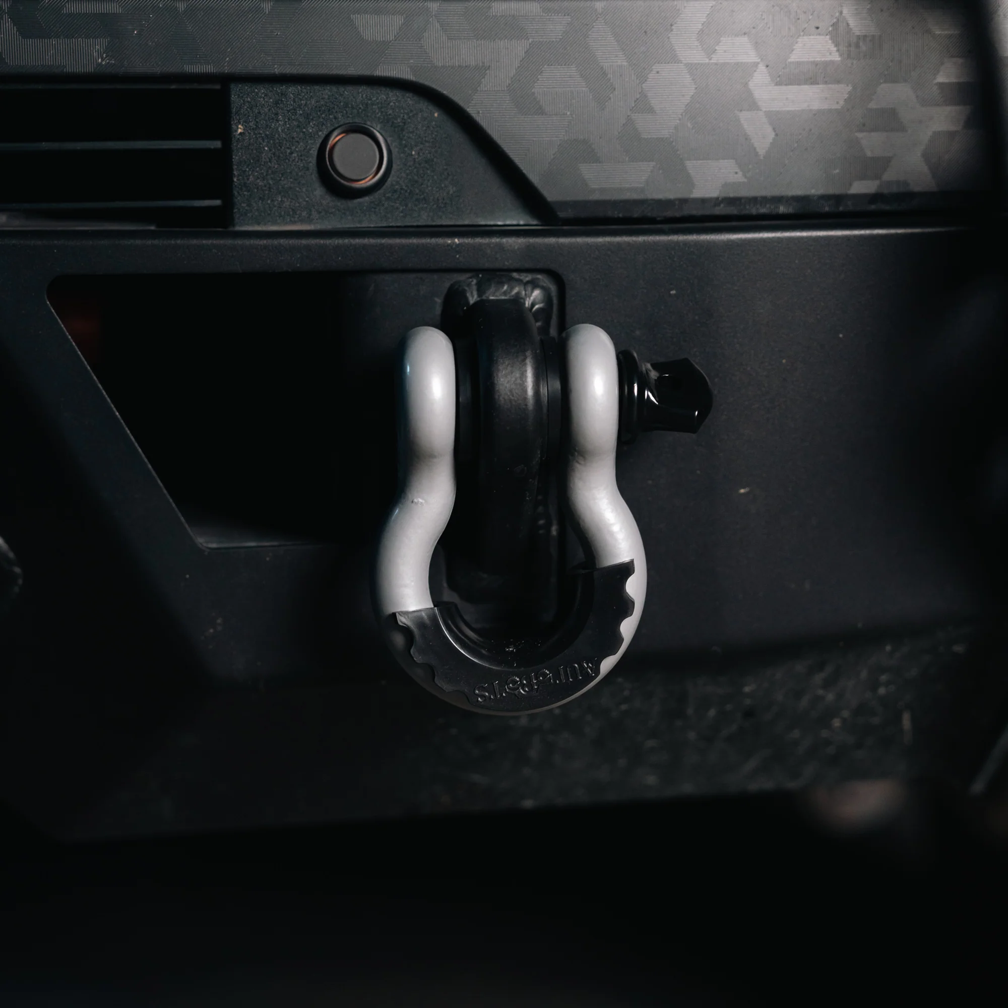 Tundra Lifestyle Rugged D-Ring Shackle - Image 12