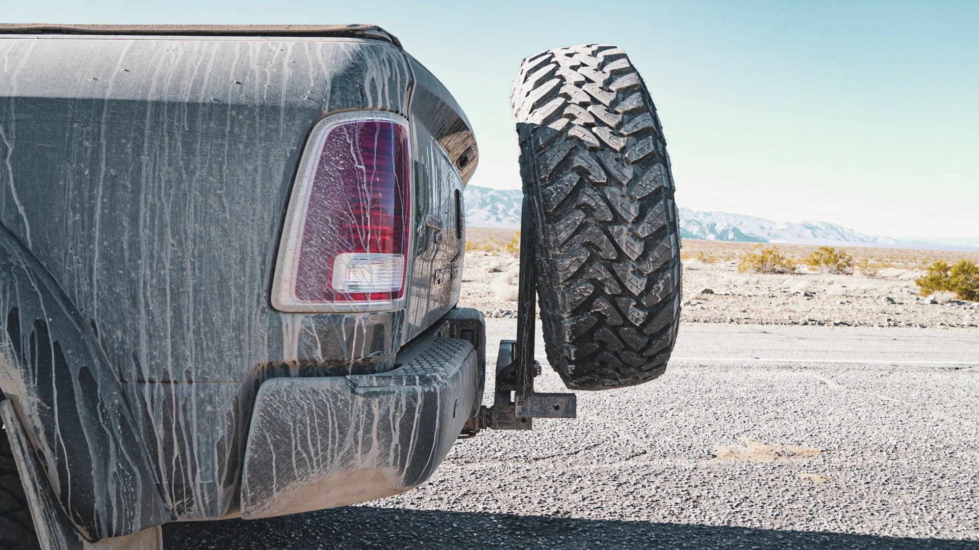 RIG'd UltraSwing® Mega-Fit Spare Tire Hitch Mount - Image 22