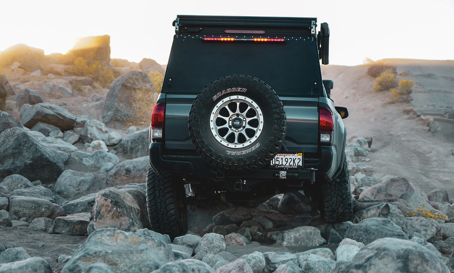 RIG'd UltraSwing™ Multi-Fit Spare Tire Hitch Mount - Image 16