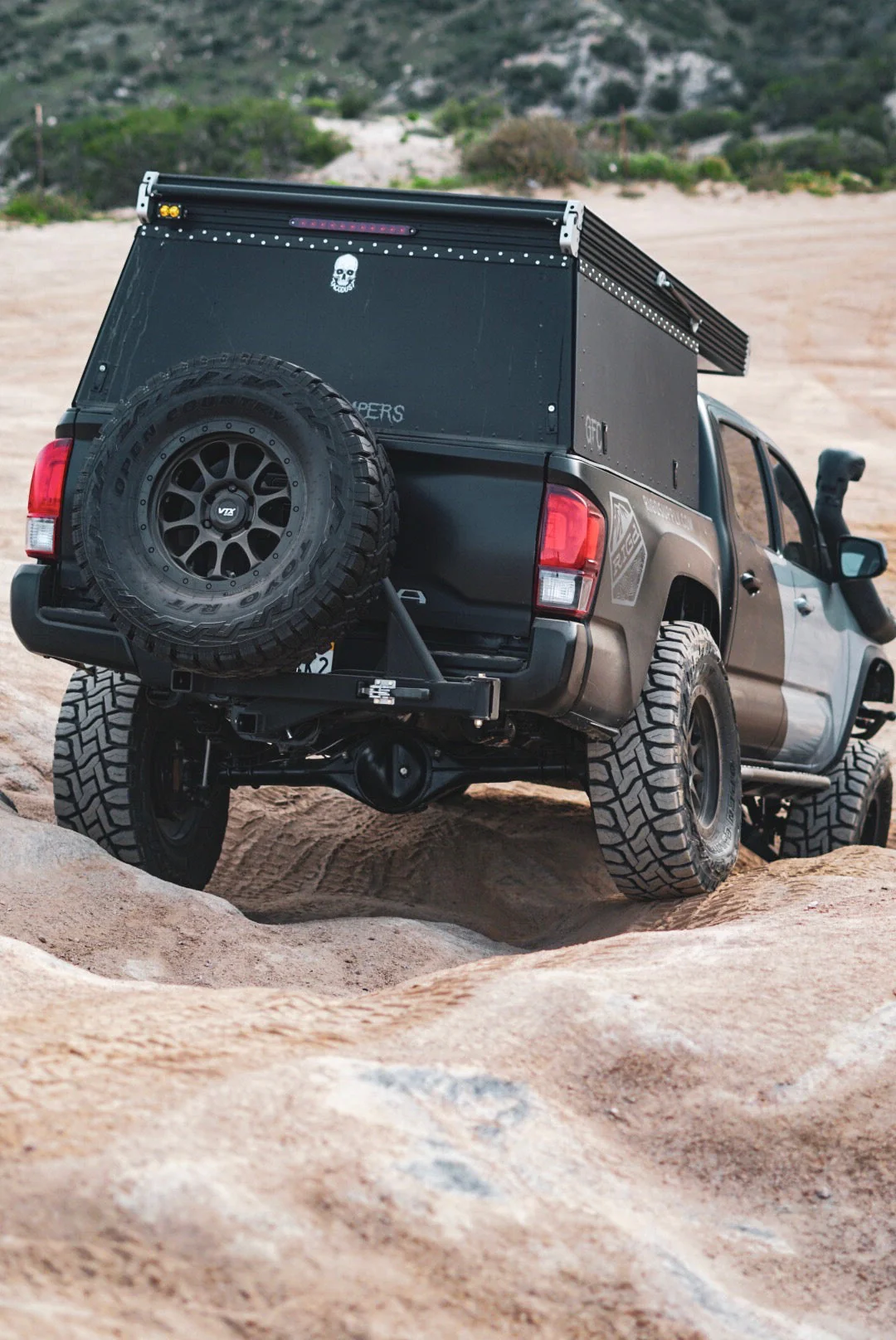 RIG'd UltraSwing™ Multi-Fit Spare Tire Hitch Mount - Image 19
