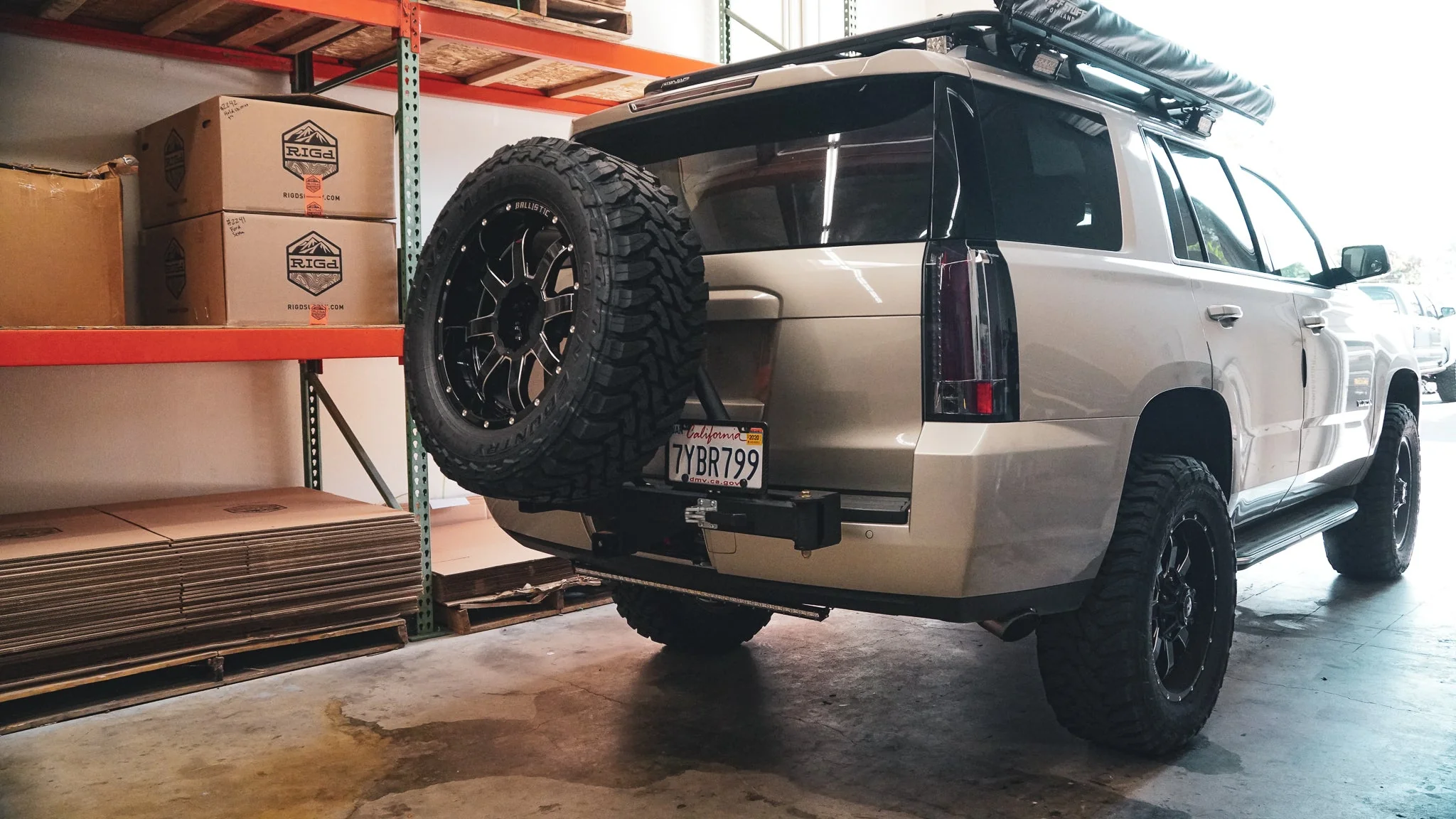 RIG'd UltraSwing™ Multi-Fit Spare Tire Hitch Mount - Image 33